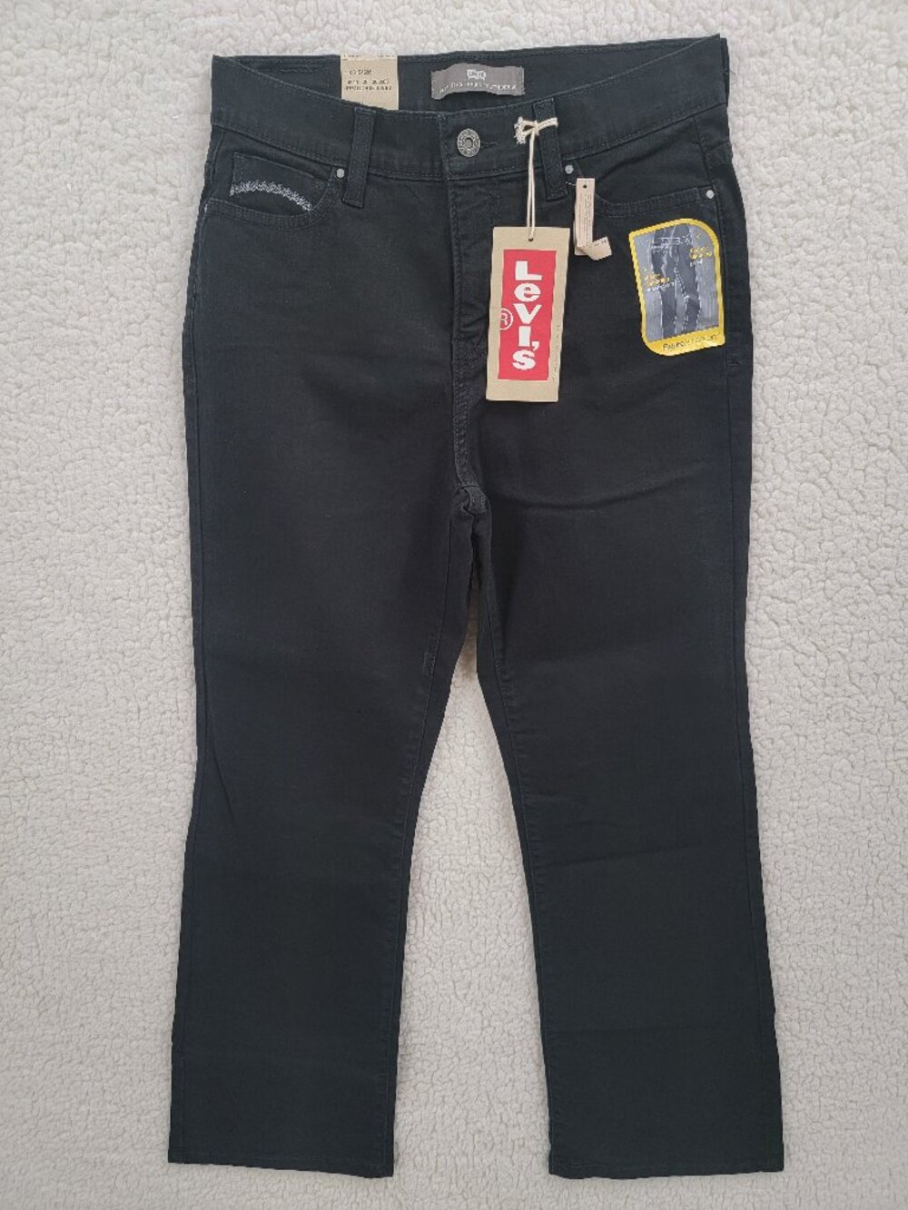 NWT Levi’s 512 Perfectly Slimming Boot Cut Jeans Women’s Black Stretch 6 Short